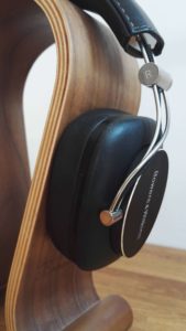 Bowers & Wilkins P7 Wireless - Der Mercedes unter den Kopfhörern mit herausragendem, kraftvollen Hi-Fi Klang Der Kopfhörer Markt ist riesig und man hat die Qual der Wahl. Ich möchte daher hier meinen eindeutigen Favoriten im Preisbereich bis 500€ vorstellen – Der Bowers & Wilkins P7 Wireless Kopfhörer.